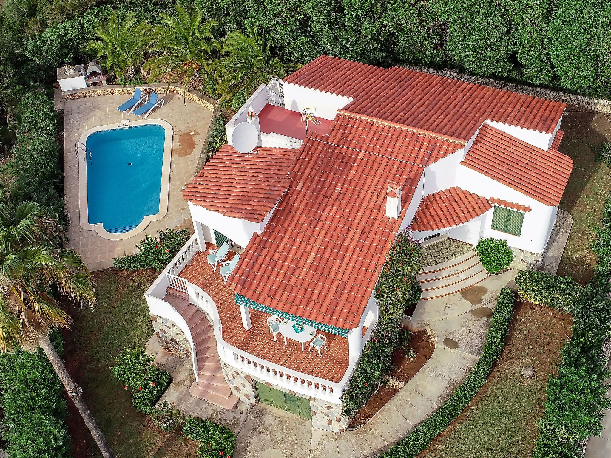 Moderne, frische Familienvilla Allondra