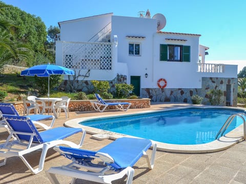 Moderne, frische Familienvilla Allondra