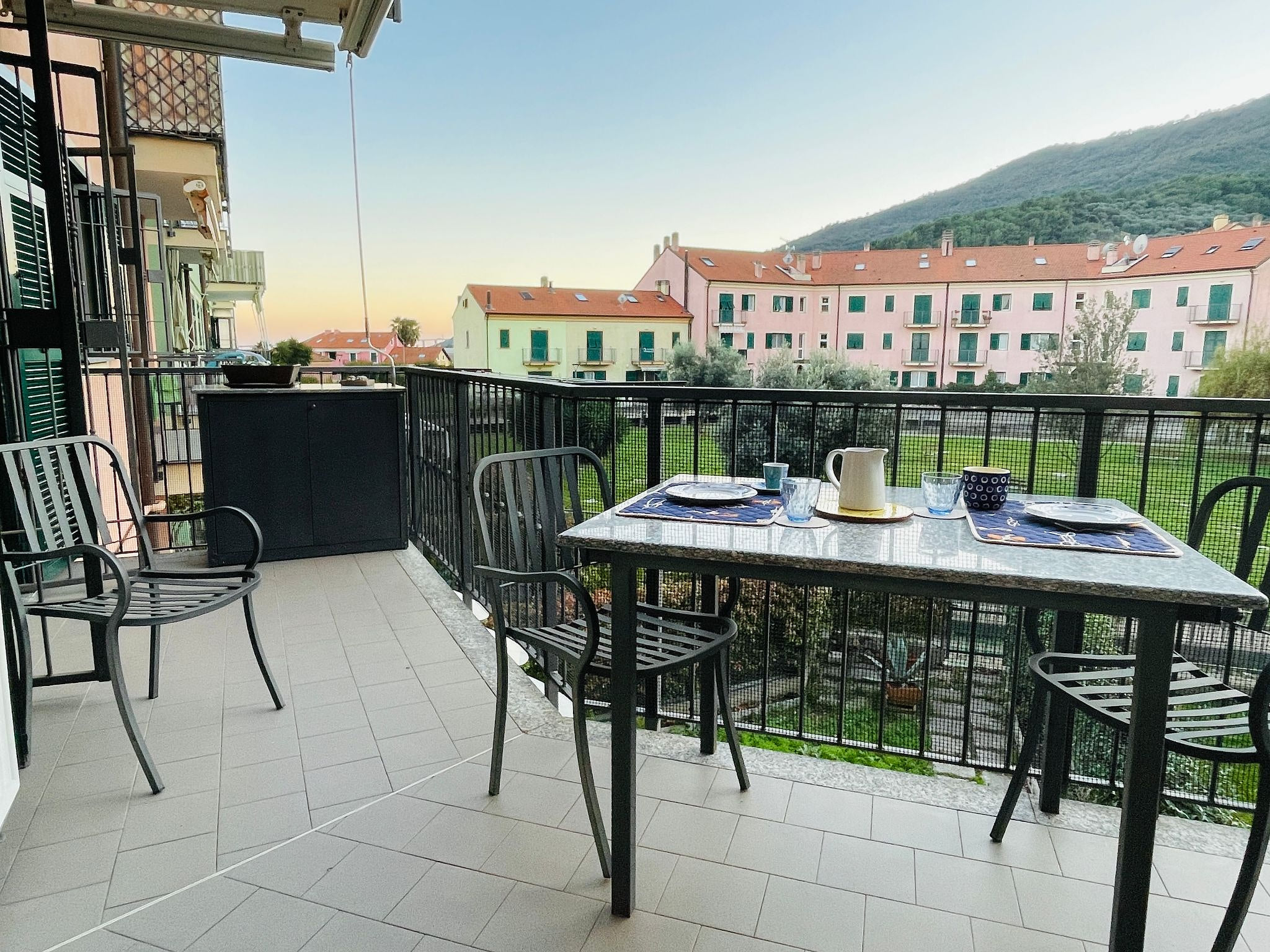 Mandi House by Holiday World