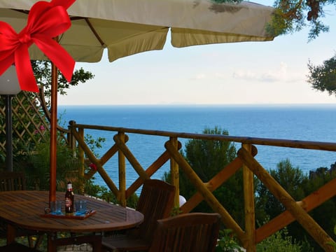 mit Garten, Grill und Terrasse