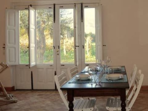 Villa Nocellara", umgeben von Weinbergen