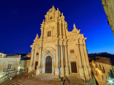 Großes Appartement in Ragusa mit Kleinem Balkon