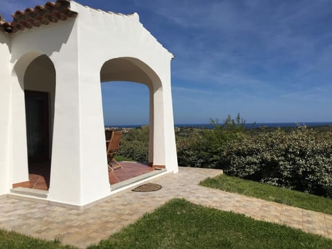 Villa mit gemeinsamem Pool und Meerblick