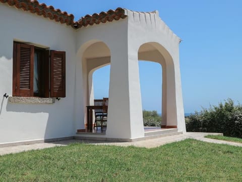 Villa mit gemeinsamem Pool und Meerblick