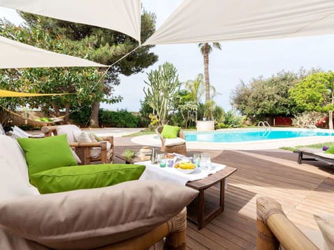 Villa Maya' Anwesen mit Infinity Pool