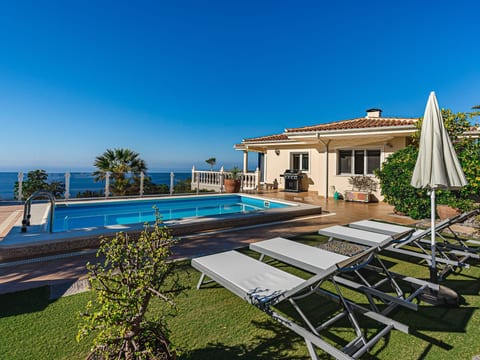 Luxusvilla mit fantastischem Meerblick