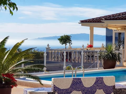 Luxusvilla mit fantastischem Meerblick