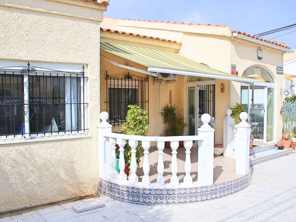 Casa Caprichosa - Daya Vieja