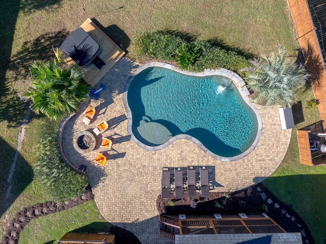 Luxury Home Pool Hot Tub 85 Inch TV by the Airport