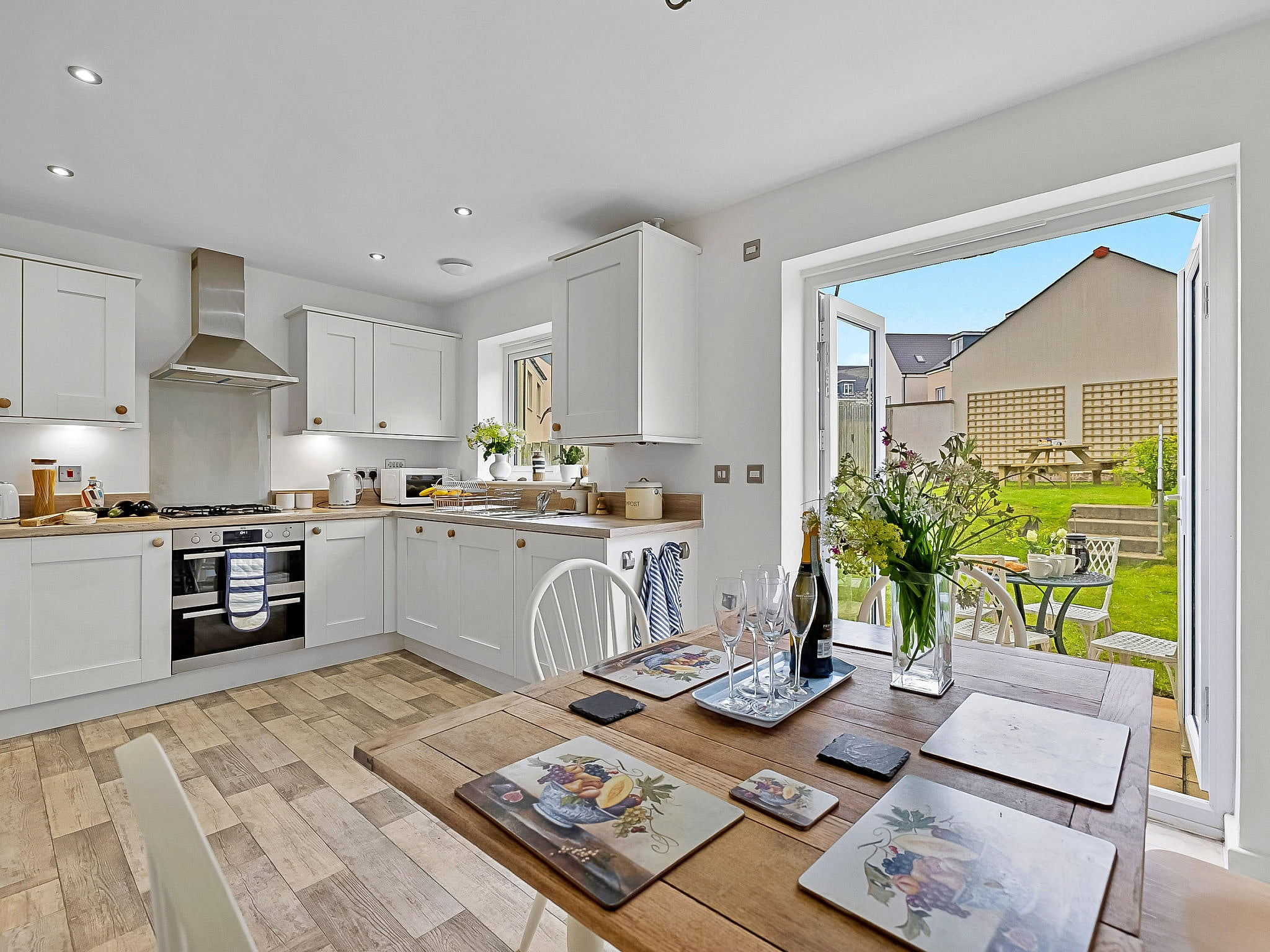 Kitchen / Dining Room