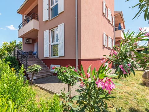 Villa Pinta mit großem Garten