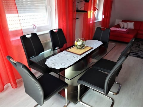Appartement mit Grill, Garten und Terrasse