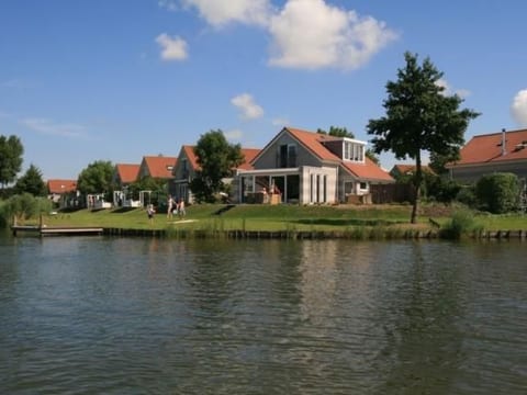 Modernes Ferienhaus mit Sauna und Whirlpool