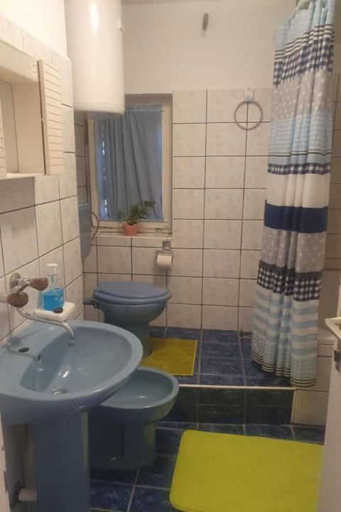 "Nikica" mit Blick auf das Meer