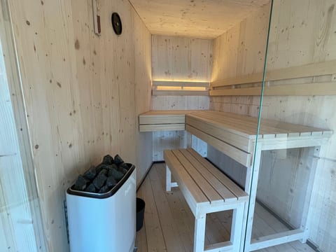 (IX) Cabin Cozy