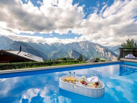 Chalet V mit Lift und Pool