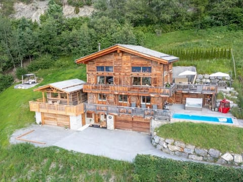 Chalet V mit Lift und Pool