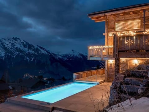 Chalet V mit Lift und Pool