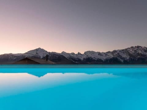 Chalet V mit Lift und Pool