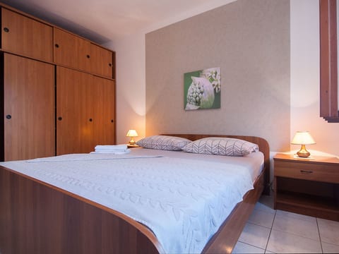 "Adria Parkside" mit Terrasse