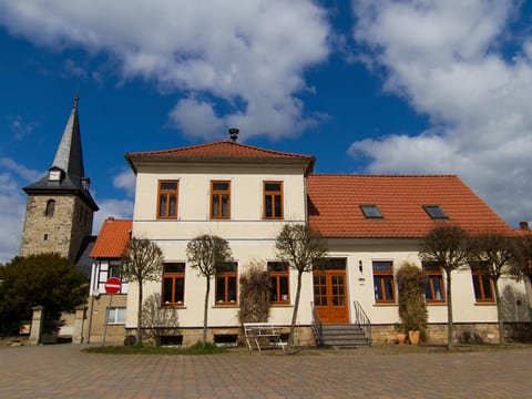 Großes, altes, umfassend saniertes Ferienhaus