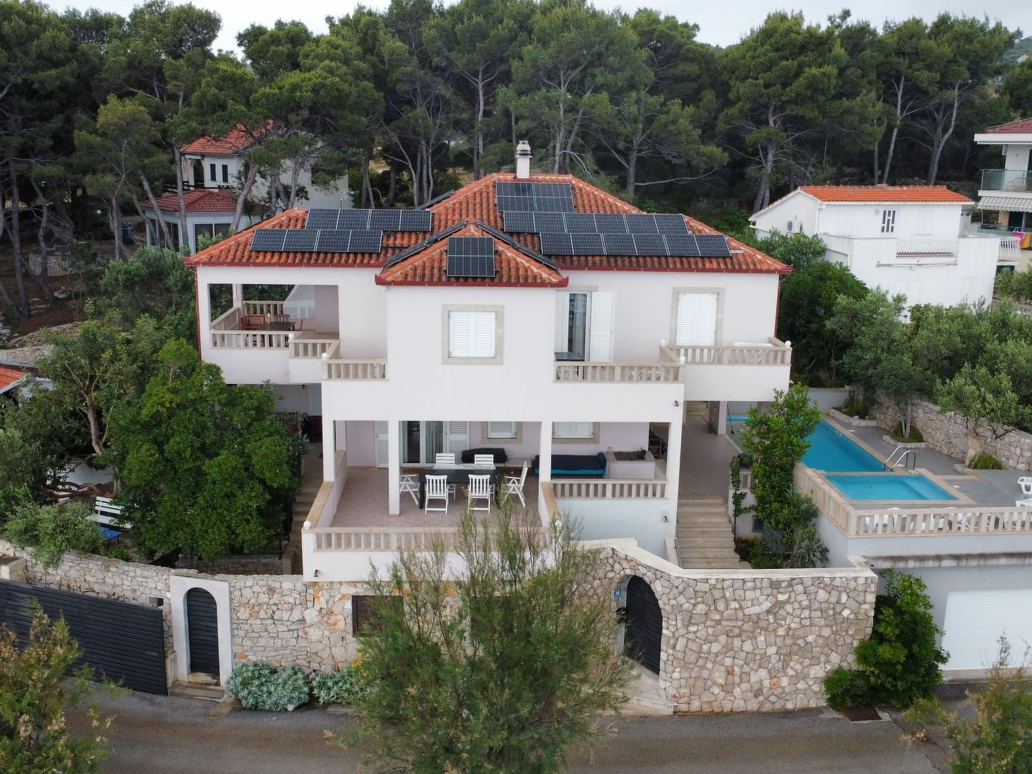 mit beheiztem Außenpool