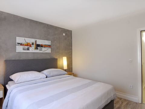 Komfortable Wohnung "Mladen" in Strandnähe