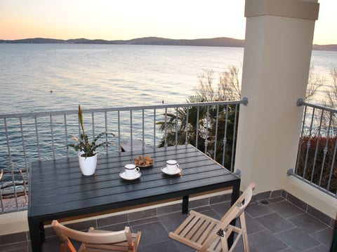 Apartment Cinthija mit Balkon direkt am Strand