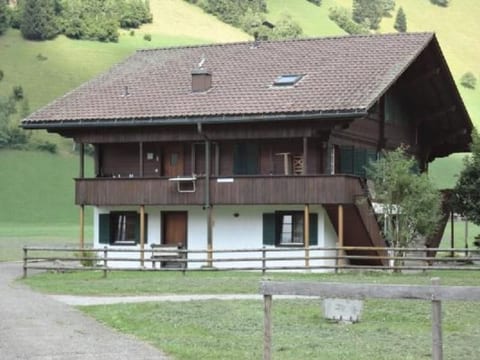 Chalet mit Bergblick