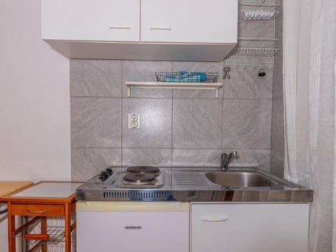Wohnung in Dramalj mit Kleiner Terrasse
