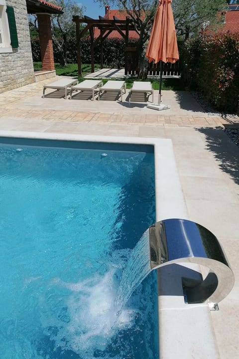 Villa Nika mit privatem Außenwhirlpool