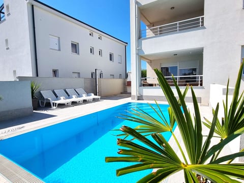 Bezaubernde Ferienwohnung mit gemeinsamem Pool