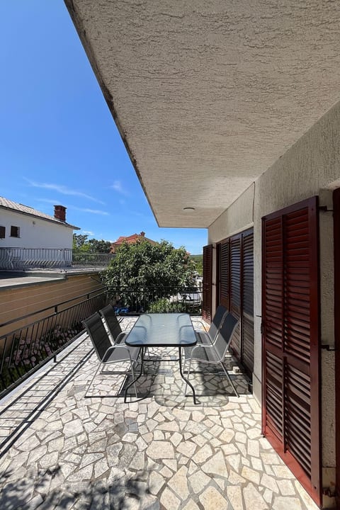 Appartement in Jadranovo mit Terrasse
