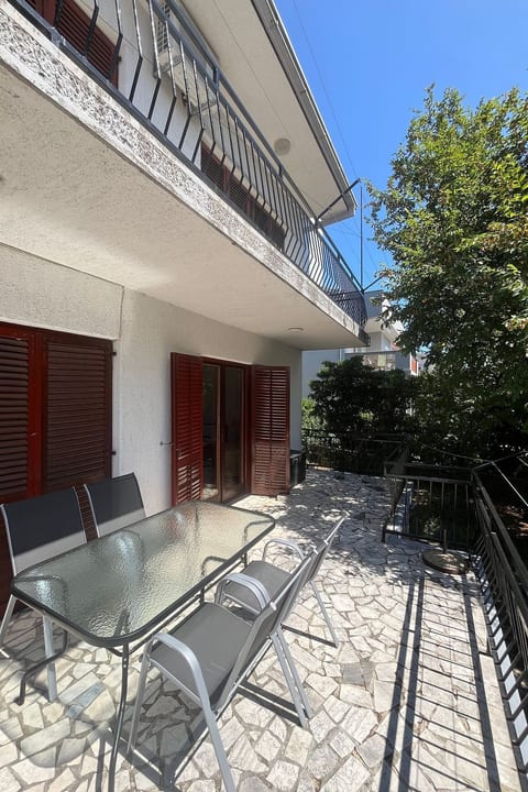 Appartement in Jadranovo mit Terrasse