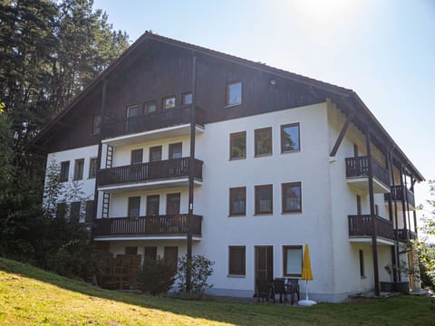 mit Balkon und Geschirrspülmaschine