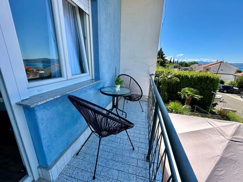 Gesamte Wohnung in Dramalj mit Terrasse und Grill