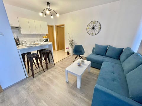 Wohnung in Jadranovo mit Schönem Balkon