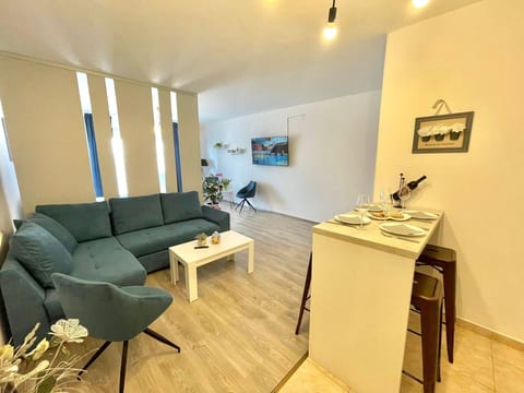 Wohnung in Jadranovo mit Schönem Balkon