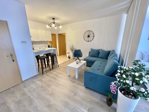 Wohnung in Jadranovo mit Schönem Balkon