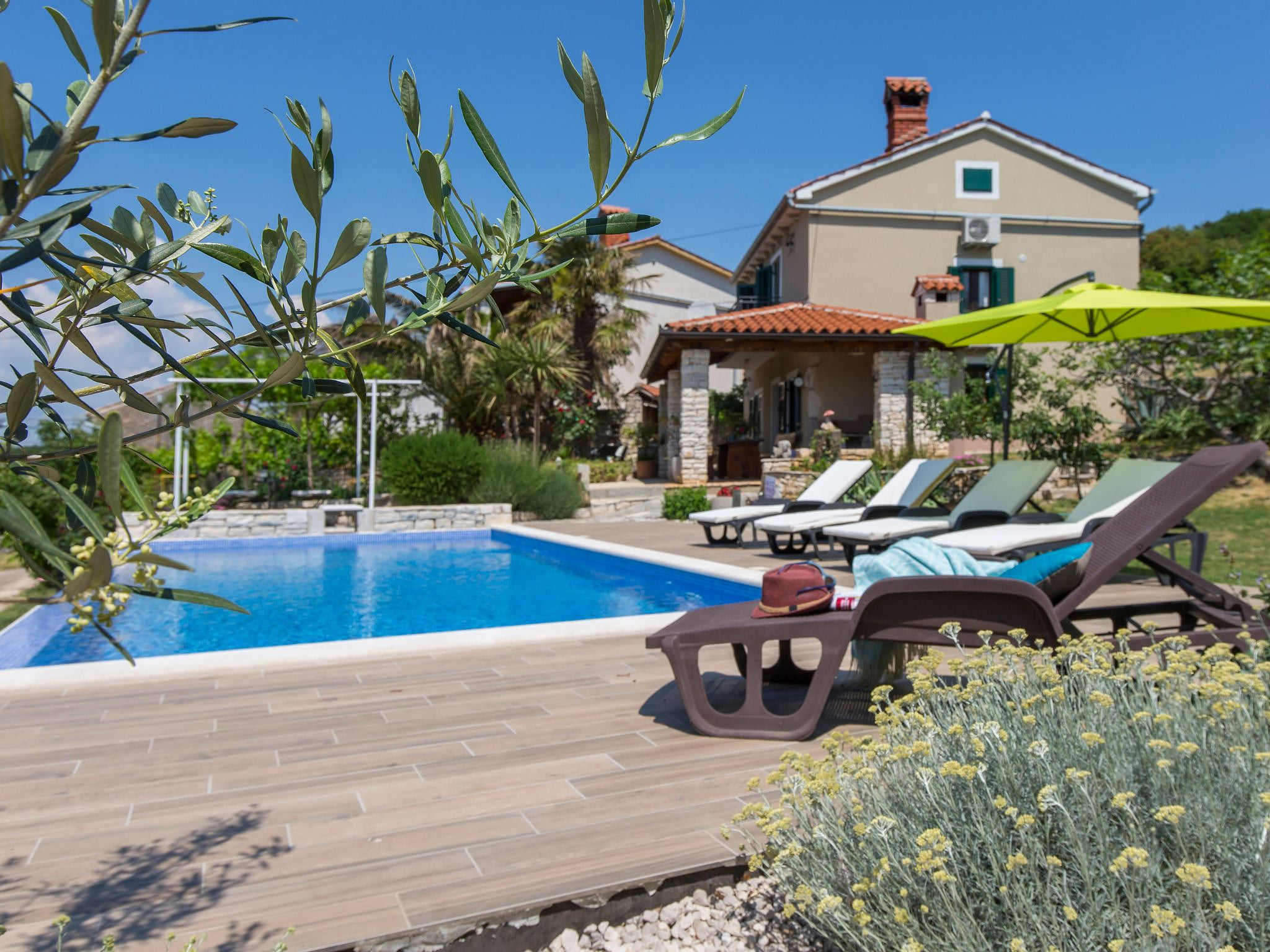 Tonina house