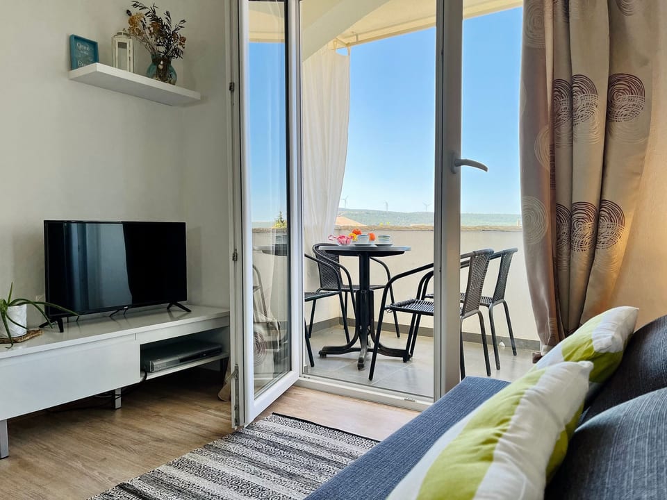 Neugebaute Wohnung nel piano terra - Gornji Karin