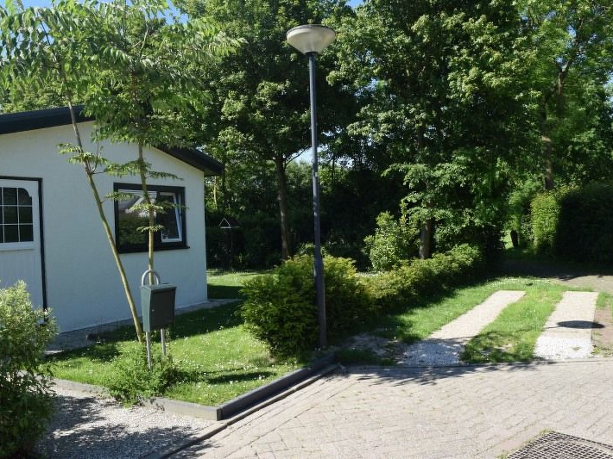 Kleines Haus mit Garten, direkt hinter dem Deich
