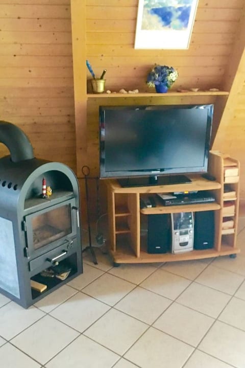 Spitzdachferienhaus mit Schwedenofen und Garten