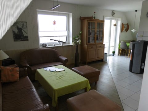 Wohnung in Osterdeich mit Terrasse und Garten