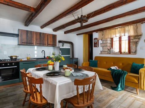 Typisch istrisches Ferienhaus mit Garten
