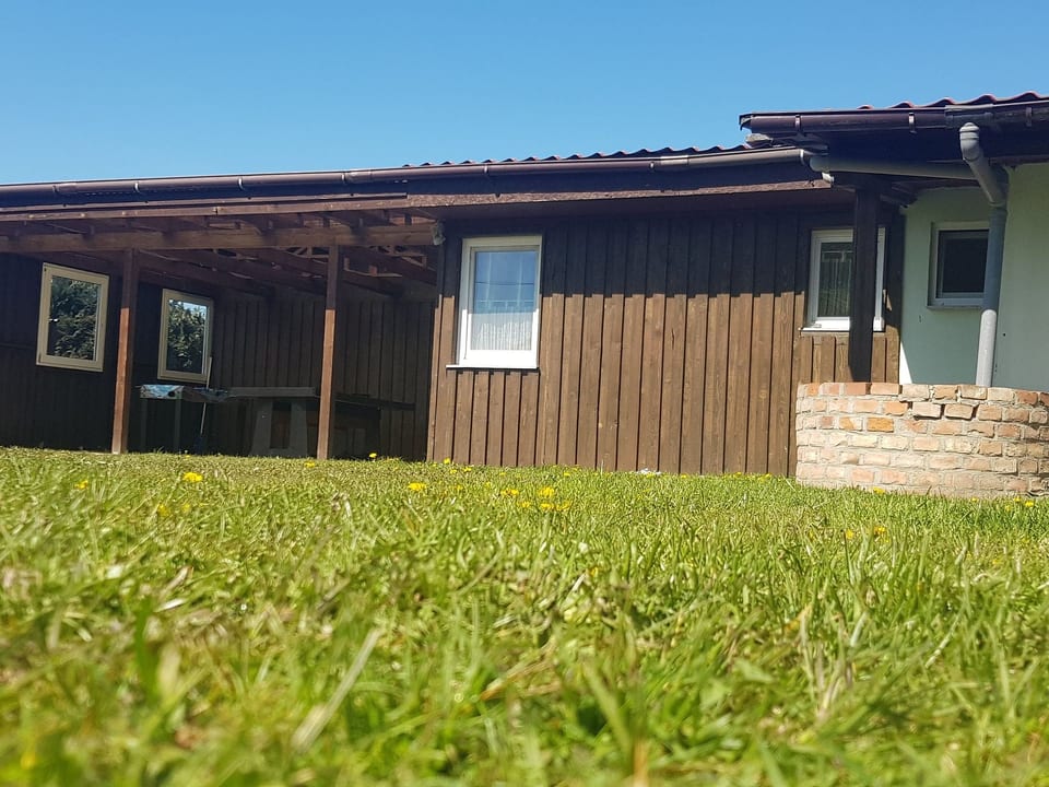 Hermosa casa de vacaciones con jardín y terraza - Garz