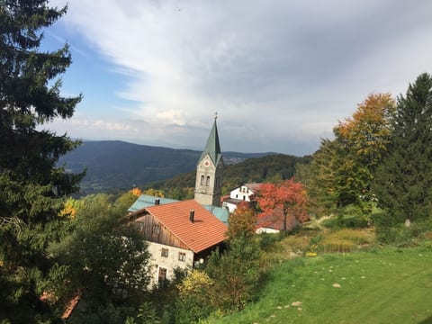 Bayerischer Wald auf 800m Höhe-Willkommen