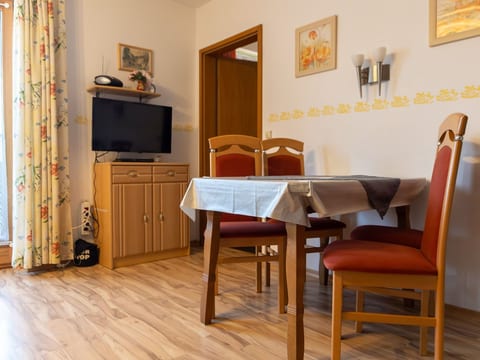 mit zwei Schlafzimmern und Balkon