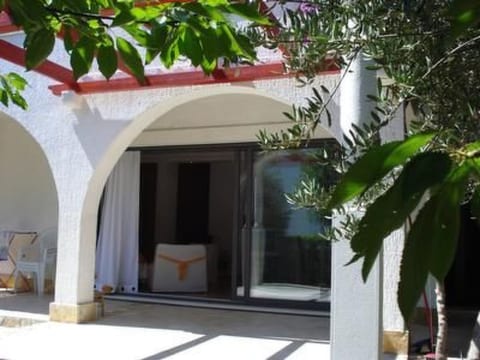mit Garten, Grill und Terrasse