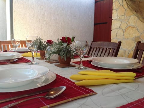 mit Garten, Grill und Terrasse
